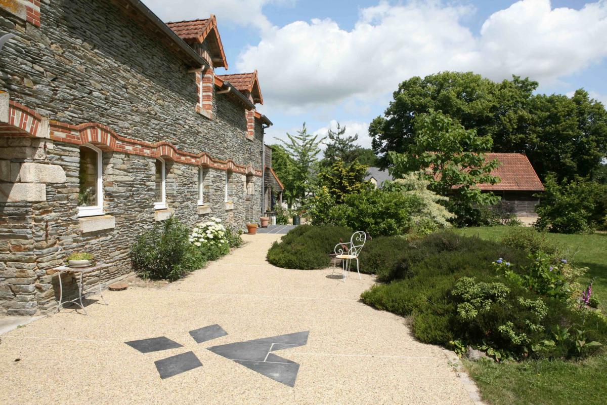 Propriété rénovée terrasses et parc garage
