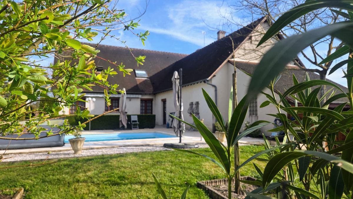 Centre-ville maison 5 ch piscine garage