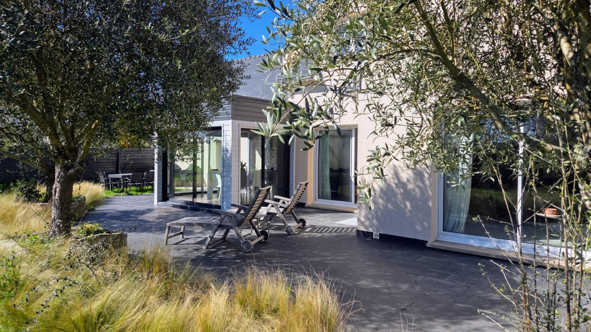 Maison contemporaine 5 ch jardin terrasse garage double