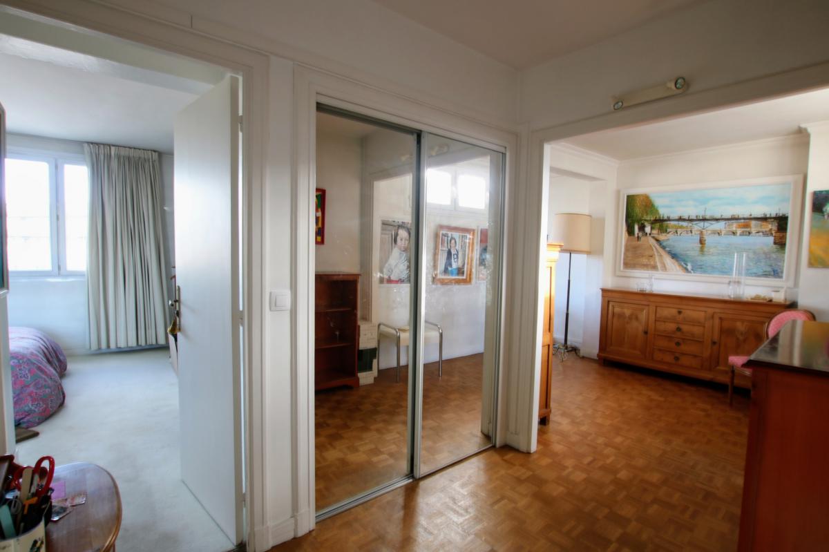 Exclusivité Commerce appartement cave + parking 