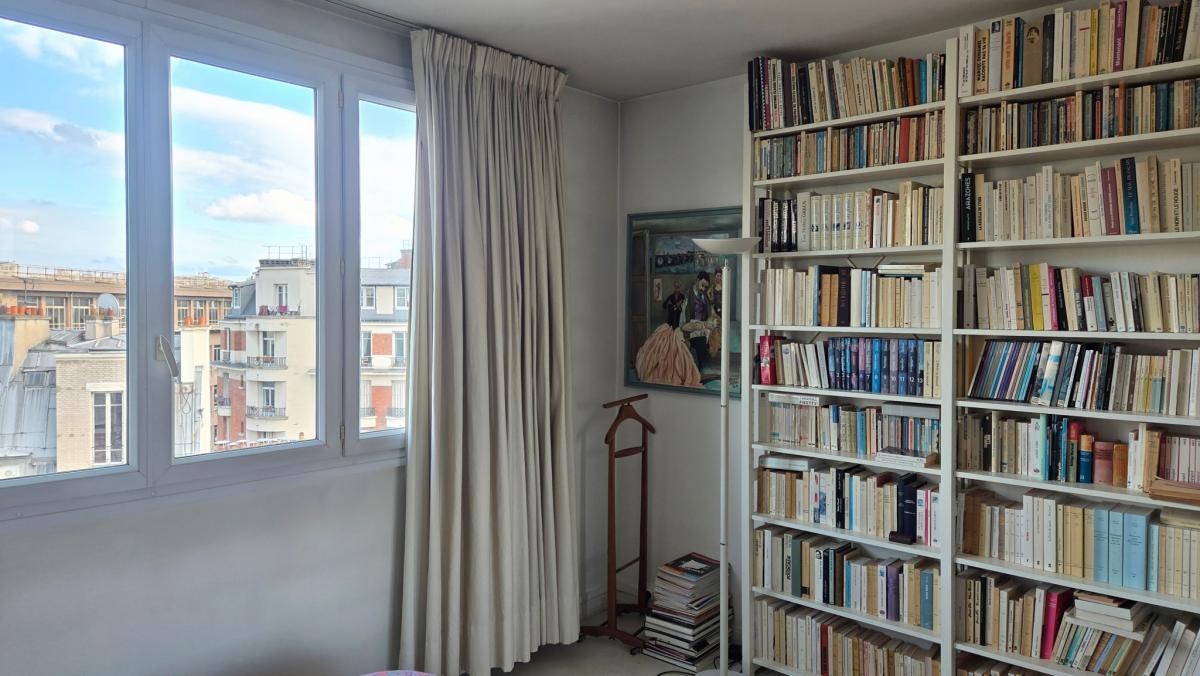 Exclusivité Commerce appartement cave + parking 