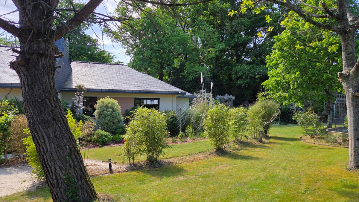 Propriété contemporaine 4 ch et parc arboré