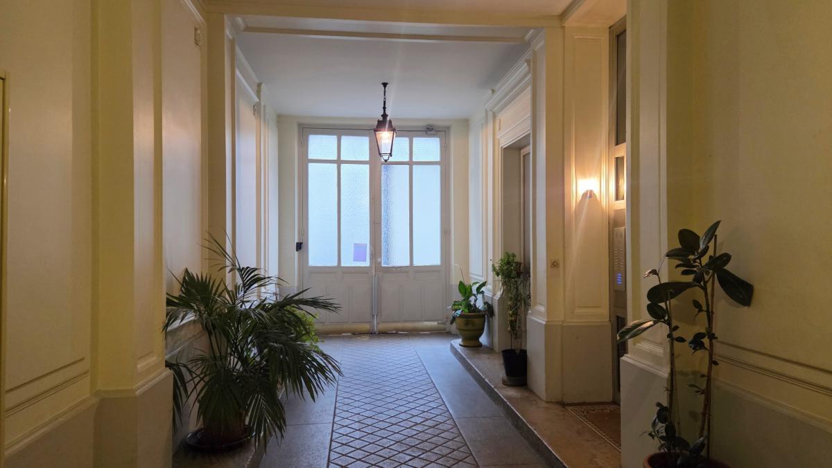 Alésia appartement Haussmanien 2 ch cave ascenseur