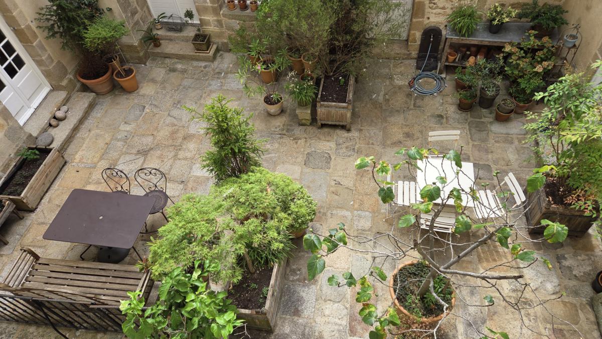 Intra-muros bel appartement ancien lumineux