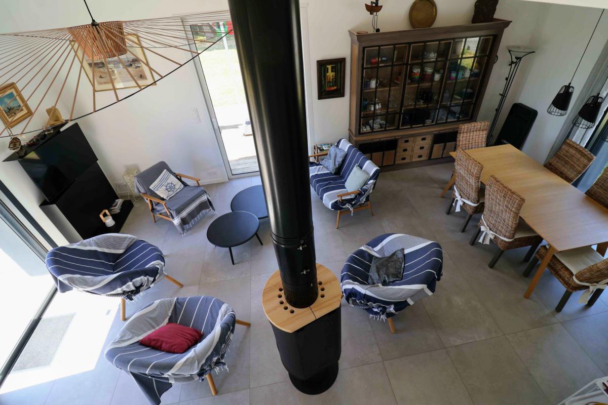 Deux maisons contemporaines es pieds dans l