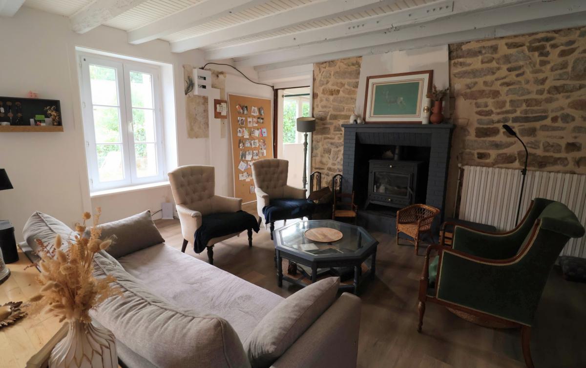 Maison ancienne 3 ch dépendance jardin