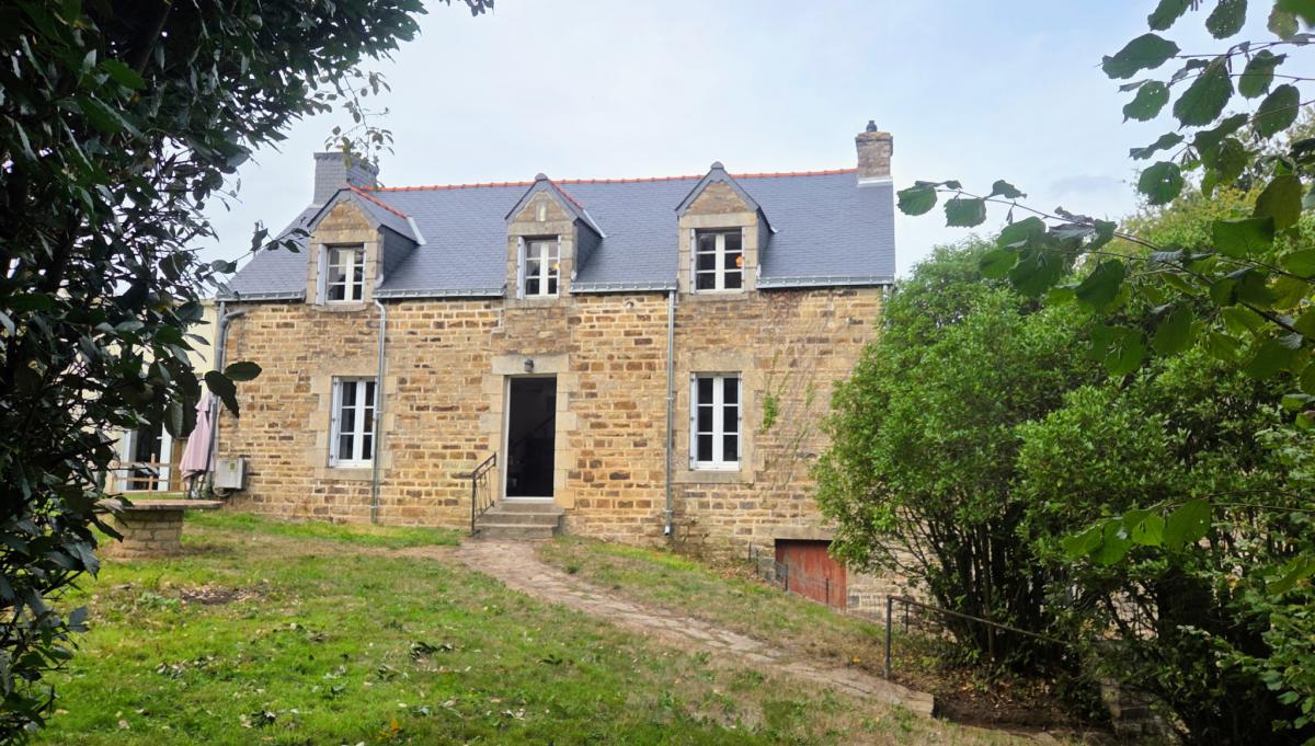 Maison ancienne 3 ch dépendance jardin